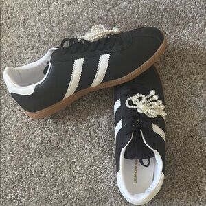 Black and White Women's Casual Sneakers with Gum Sole